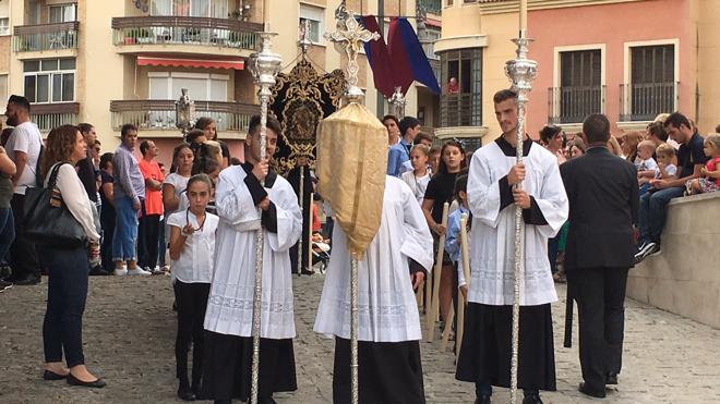 Directo | La Virgen del Monte Calvario recorre en procesión el barrio de la Victoria