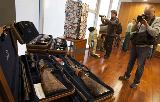 El tribunal de Malaya autoriza la venta de cinco armas de fuego de Juan Antonio Roca