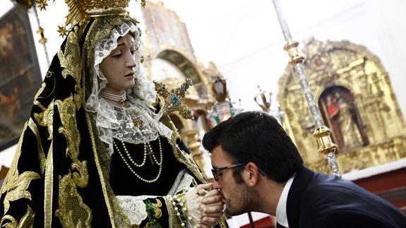 Antequera se llena con el reclamo del Besamanos Mariano