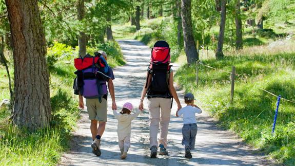 Doce rutas de senderismo para hacer con niños en Málaga