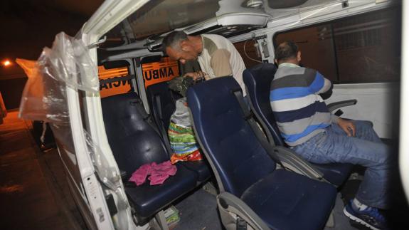 «Sólo pido un trabajo para no tener que dormir en una ambulancia abandonada»