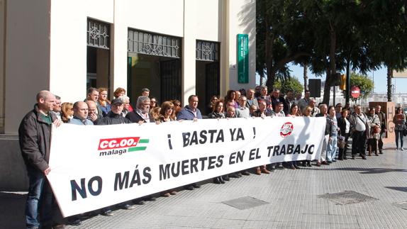 El albañil fallecido en Huelin cayó desde un quinto piso arrastrado por el peso de unos escombros