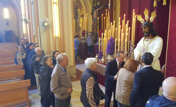 Arranca el besapiés magno para despedir el Jubileo de la Misericordia