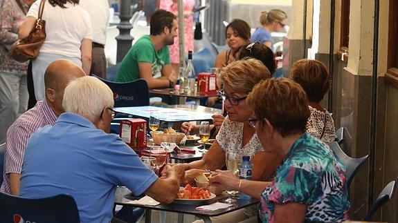El PSOE propone que Málaga sea candidata a capital española de la gastronomía en 2018