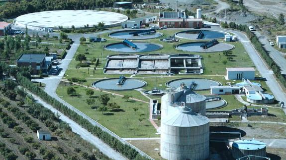 El sector turístico denuncia la «desidia» de Gobierno y Junta en completar el saneamiento