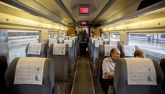 El descarrilamiento del eje de un minitren en Málaga provoca el corte de la línea con Sevilla
