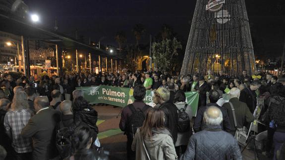 La primera manifestación por el bosque en Repsol sólo congrega a 200 personas