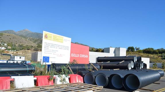 Las obras de la depuradora de Nerja, en dique seco desde hace seis meses