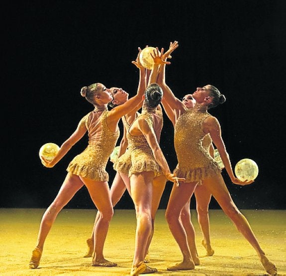 Las gimnastas repiten burbujas por Navidad