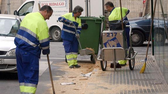 Los trabajadores de Limasa serán indefinidos pero no empleados públicos si la empresa se municipaliza