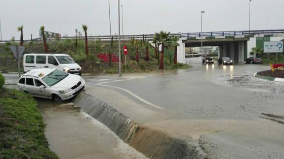 La lluvia deja en Málaga en doce horas una tercera parte de lo que cae en todo un año