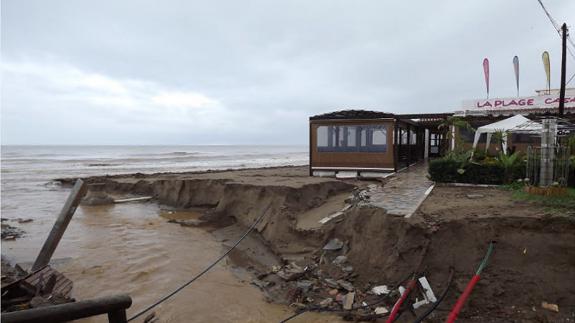 El temporal deja en el litoral de Marbella los peores daños de los últimos 20 años