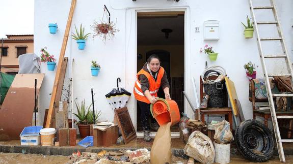 El agua en Cártama da paso al lodo y la desesperación se convierte en resignación