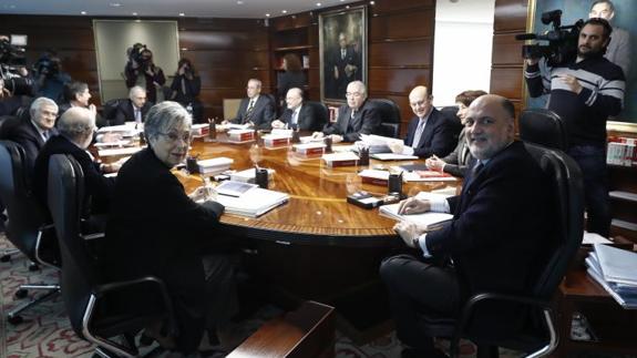 El Constitucional anula la constitución de la Mesa del Parlamento andaluz por perjudicar al PP