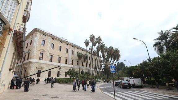 La Comisión Ciudadana La Aduana para Málaga asiste "gozosa" a la inauguración