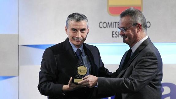 El empresario nerjeño Enrique López Cuenca, reelegido como vicepresidente primero de la Real Federación Española de Atletismo