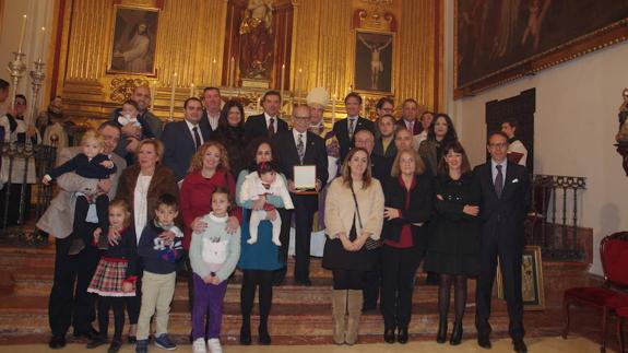 La Agrupación de Cofradías entrega su medalla de oro a Cope-Málaga