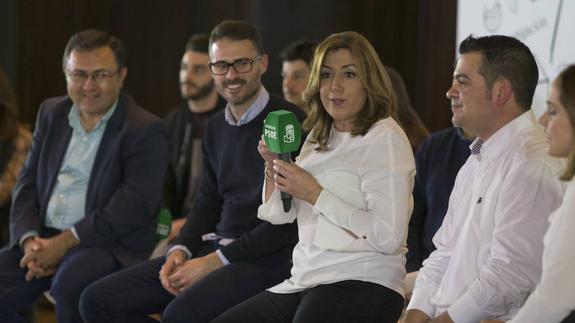 Susana Díaz empieza a fijar la hoja de ruta ideológica del nuevo PSOE