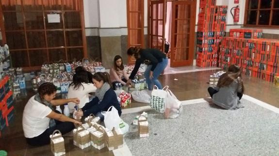 Maristas de Málaga recauda 8.000 kilos de alimentos y 15.700 euros en su campaña de Navidad