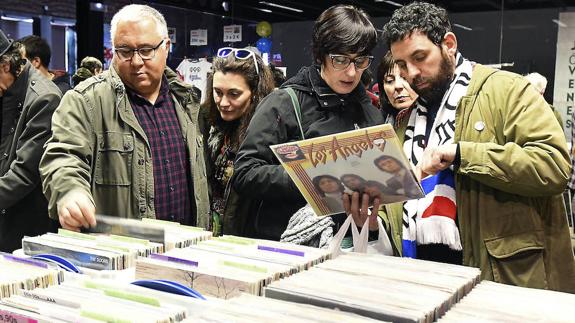 Los ídolos caídos resucitan el vinilo