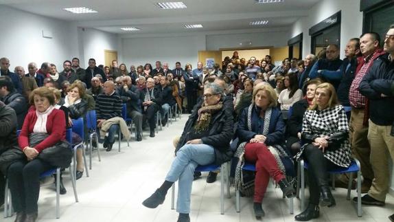 El PP de Alhaurín rechaza la moción, pero su portavoz mantiene el pulso