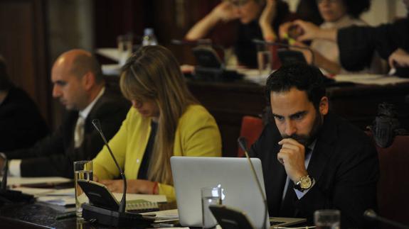 Algo se mueve en el PSOE municipal