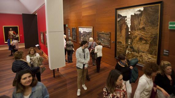 La entrada gratuita aúpa a la Aduana hasta el mejor estreno museístico de Málaga