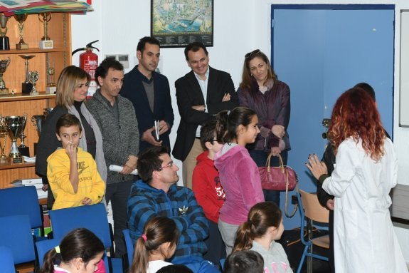 Seis colegios se adhieren a una campaña de consumo responsable de agua