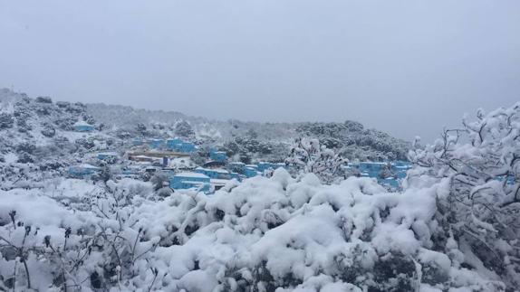 Júzcar: el pueblo pitufo se tiñe de blanco