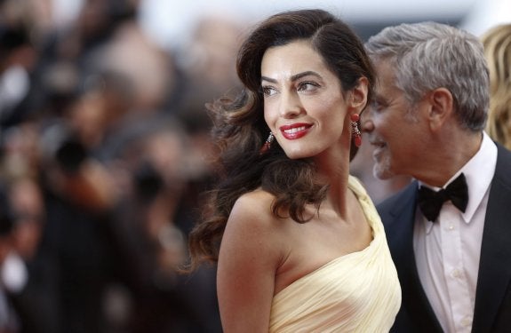 Amal y George Clooney esperan gemelos