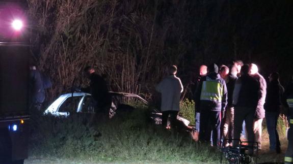 Hallado el cadáver calcinado de un hombre en el interior de un coche en Marbella