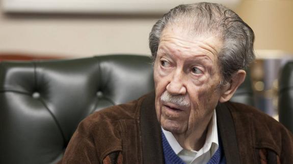 Manuel Alcántara: «No me gusta ir al médico, pero los médicos sí vienen a mí»