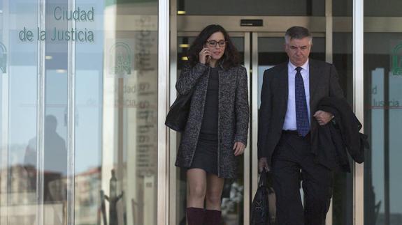 Autorizan a Roca a acudir a juicio por primera vez sin escolta policial