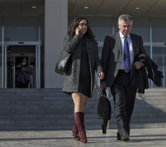 Al banquillo sin escolta