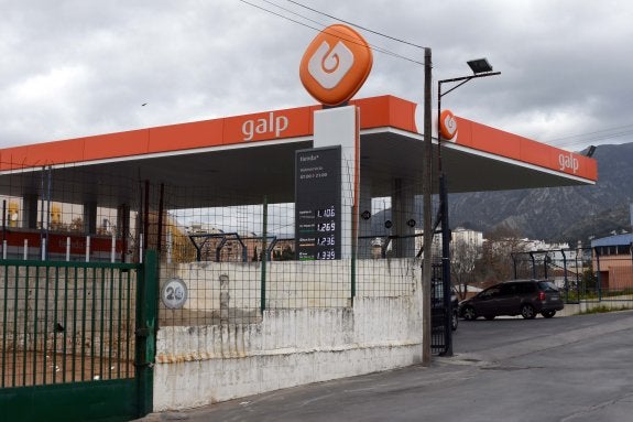 Marbella, municipio más caro para repostar con hasta 12 céntimos de diferencia con la capital