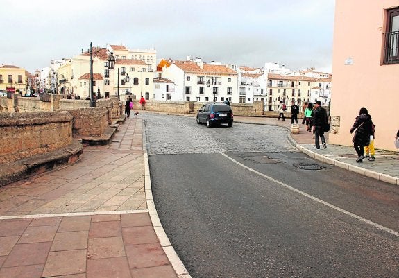 Ronda prevé restricciones en el tráfico hasta que se realicen las obras en el Puente Nuevo