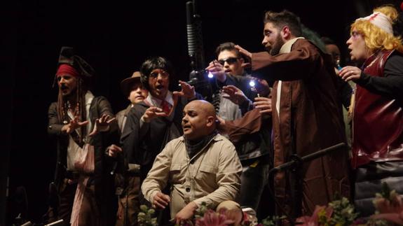 Los ruiseñores del carnaval sobrevuelan el Alameda en una sesión con grandes sorpresas