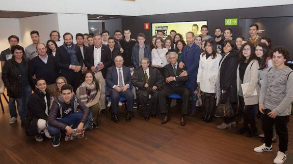 Manuel Alcántara: «Mientras haya curiosidad existirá el periodismo»