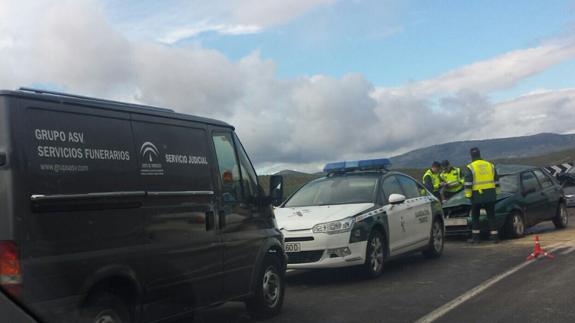 Fallece una mujer y un hombre resulta herido en un accidente de tráfico en Teba