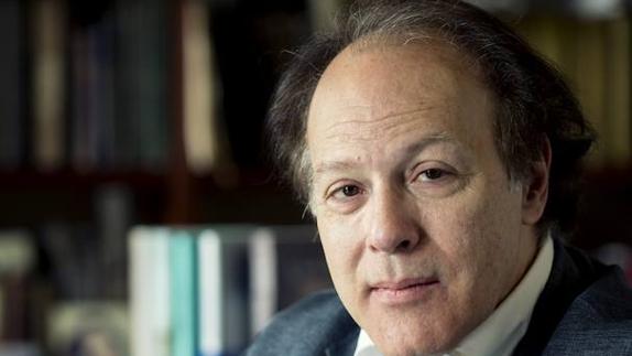 Javier Marías: «Es ridículo pensar en la posteridad»