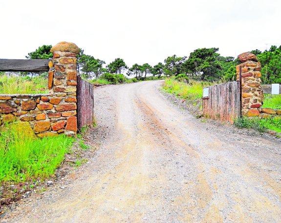 Finalizan las obras en el acceso al parque de Los Pedregales y a ADANA en Estepona