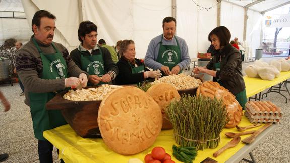 El Burgo espera el martes 8.000 visitantes a su tradicional fiesta de la sopa de los siete ramales