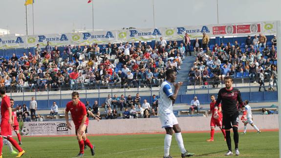 El Lorca y el árbitro castigan al Marbella (1-2)