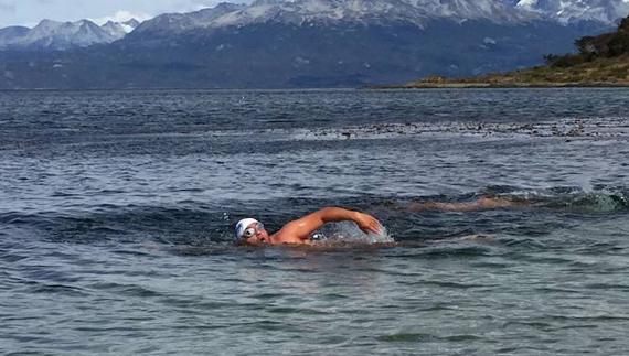 Javier Mérida se convierte en el primer español en cruzar a nado el canal de Beagle