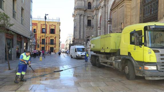 De la Torre formaliza con los socios privados de Limasa la prórroga del contrato y la renuncia a los beneficios