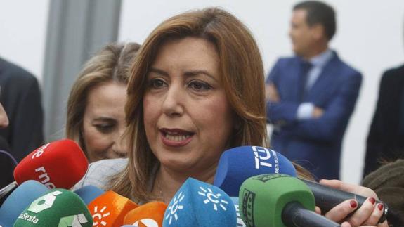 PSOE y C’s sacan adelante el dictamen de la comisión de los cursos sin Díaz como responsable