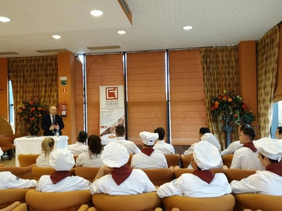 La Escuela de Hostelería comienza un ciclo de talleres con jefes de Personal de hoteles