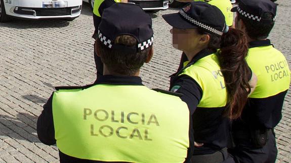 Muerde a una agente y se da cabezazos contra el suelo al ir la policía a buscarla