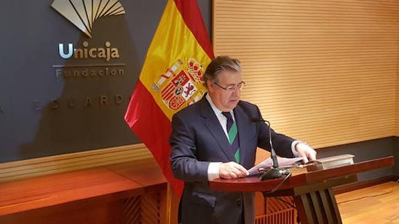 Zoido: «Un ciberespacio seguro es el mayor desafío al que se enfrenta España»