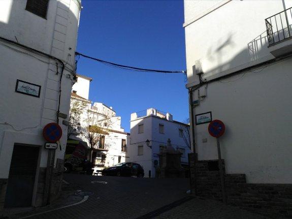 Casares comenzará a eliminar el cableado visible en el casco histórico
